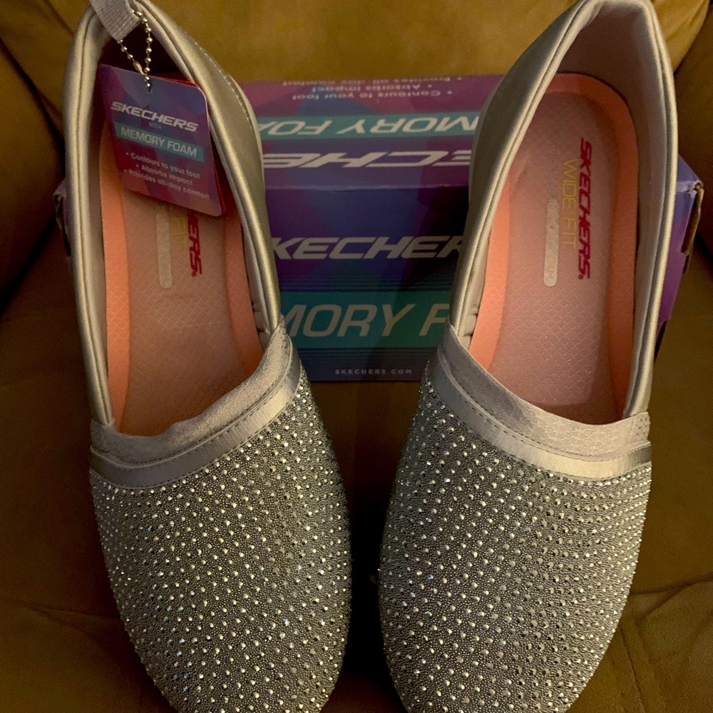 Skechers Air Cooled Memory Foam Shine & Glow Gray-Silver 8.5 W